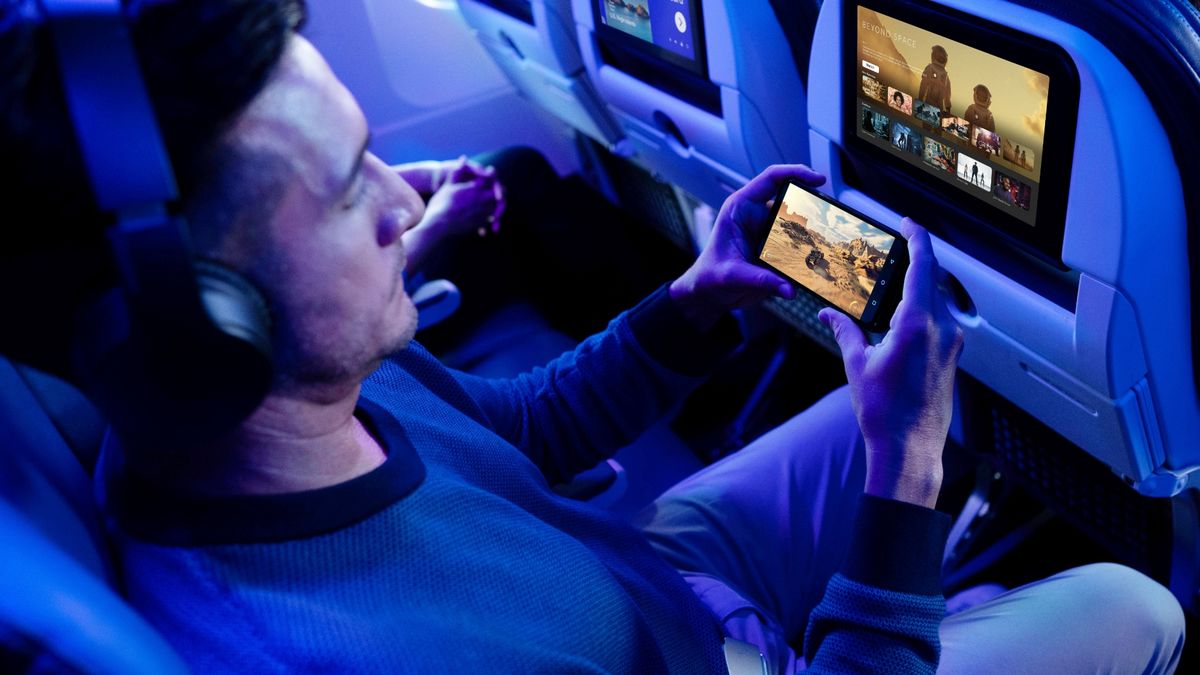 United Airlines brings Starlink to Boeing 777, 787 flights