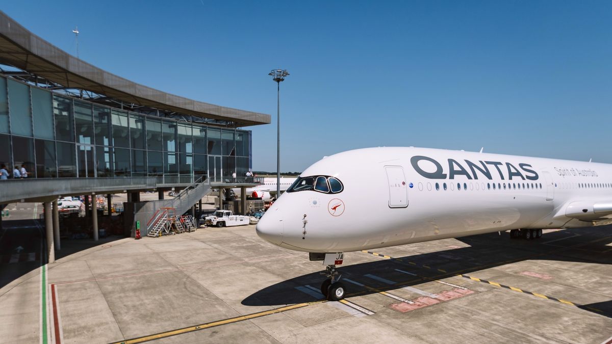 Qantas is bringing the A350-1000 to Melbourne