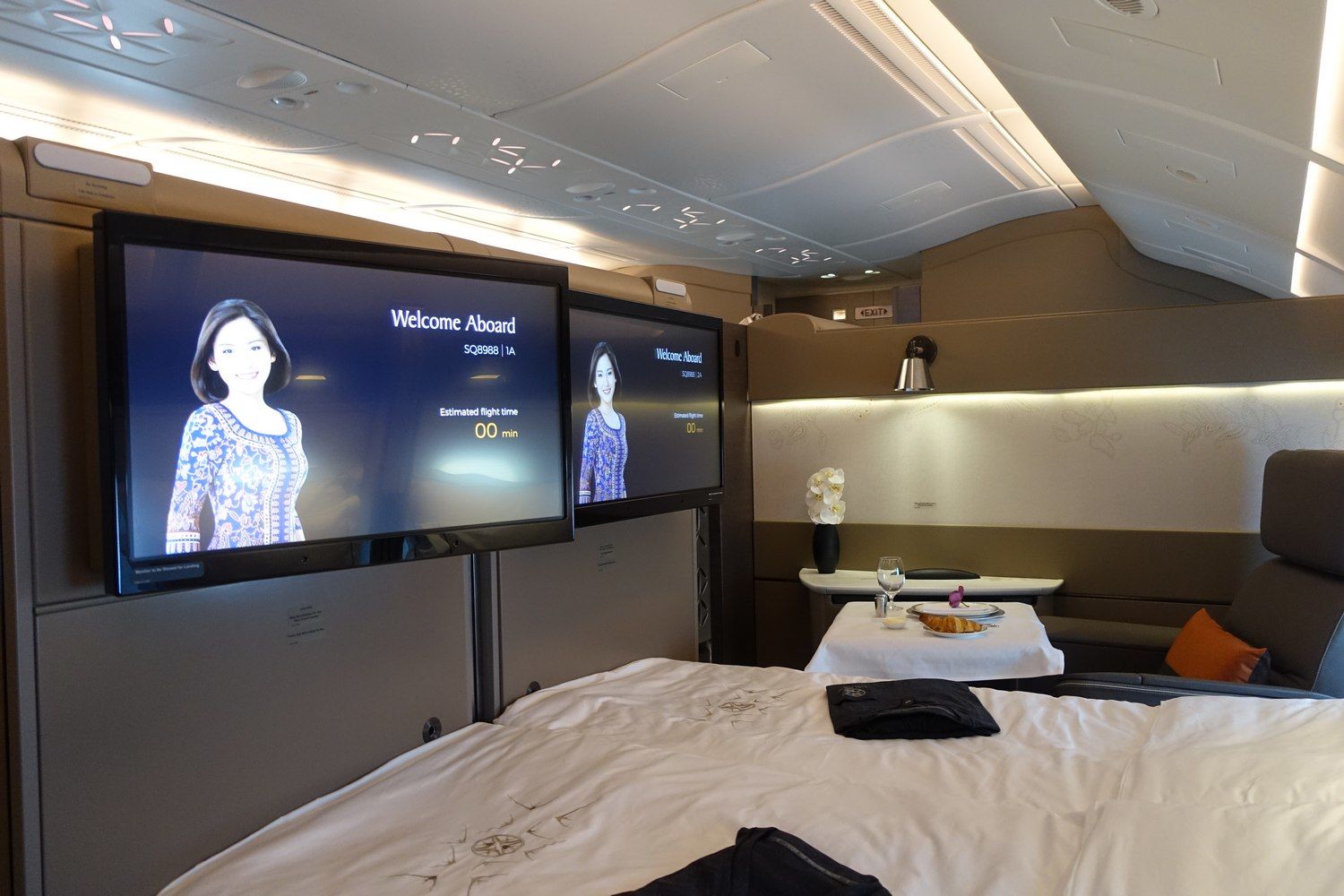 Singapore Airlines' new A380 First Class Seat - Executive Traveller