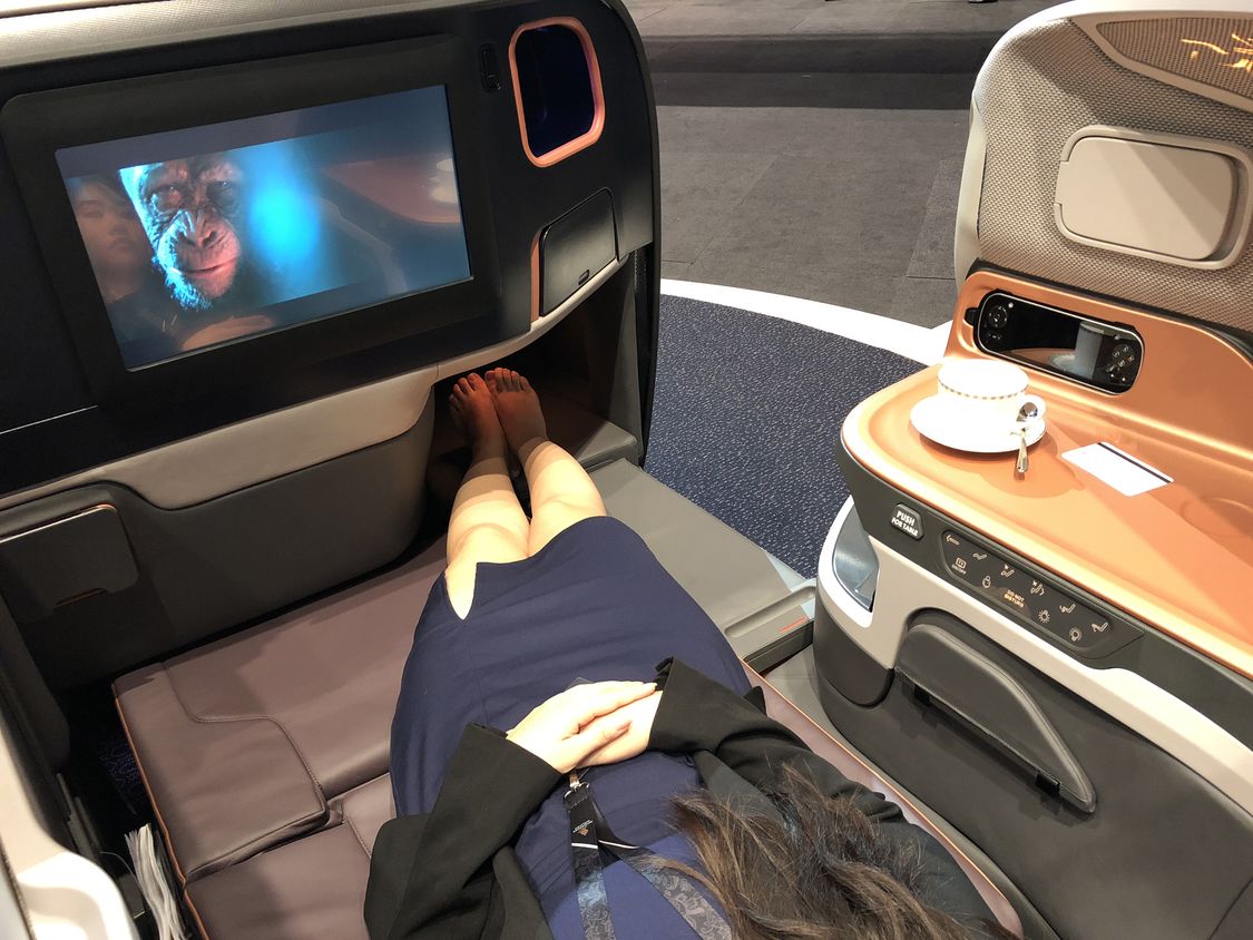 Designing Singapore Airlines' new A380 business class seats - Executive ...