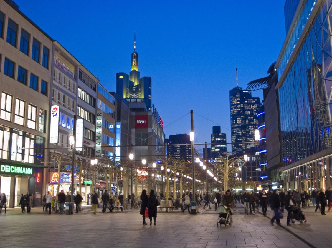 Frankfurt for the business traveller where to sleep, eat and drink pic