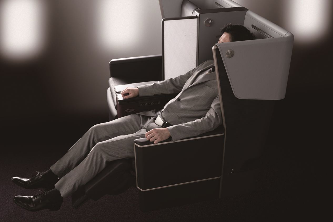 New JAL Airbus A350 domestic 'first class' (business class) seats ...
