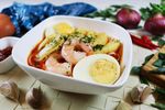 SilkAir's inflight meals for business class flights over three hours cover eastern and western options, such as this Singaporean nonya laksa...