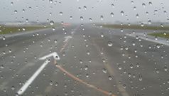 Tokyo earthquake hit as plane was on runway
