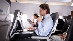 Qantas waits for domestic Internet access