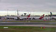 Qantas, Customs strikes roundup