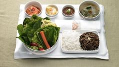 How airlines showcase their home cuisines