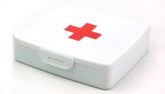 How to put together a first aid medicine box