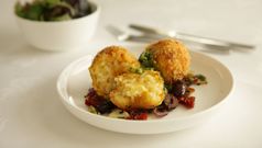 Qantasâ€™ new business class menu