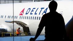Delta fined for â€˜bumpingâ€™ passengers