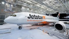 Video: Jetstar's first Boeing 787