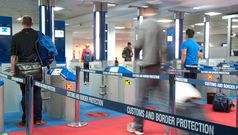 Singaporeans get SmartGate