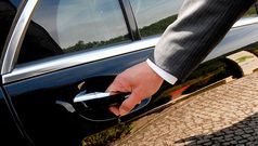 Chauffeur drive to stay: Qantas and Emirates