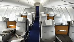Lufthansa Boeing 747-8 business class
