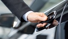 Qantas keeps chauffeur service for points bookings