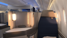 United Airlines Boeing 777 Polaris business class (SYD-SFO)