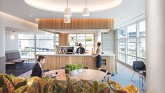 Qantas set to open more airport lounges