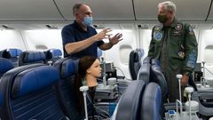 'Coughing dummies' help Boeing track viruses on planes