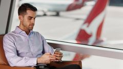 Qantas mulls launching its own mobile phone service
