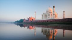 Qantas now flies from Sydney and Melbourne to Delhi