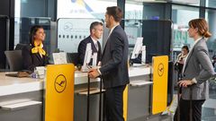 Lufthansa&rsquo;s new A320 seat has more legroom, USB power
