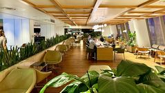 Review: Qantas Los Angeles International Business Lounge (LAX)