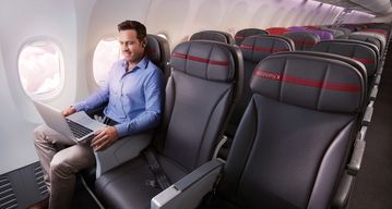 ombord på Virgin Australia 's Boeing 737' er findes økonomi i de første tre rækker og ved udgangene.