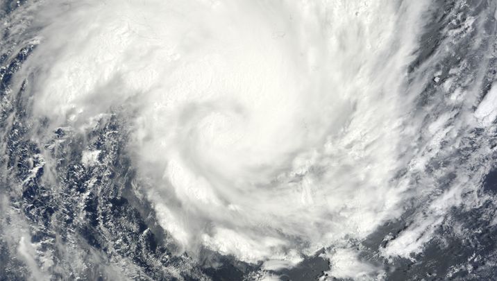 Tropical Cyclone Yasi: airport and airline info