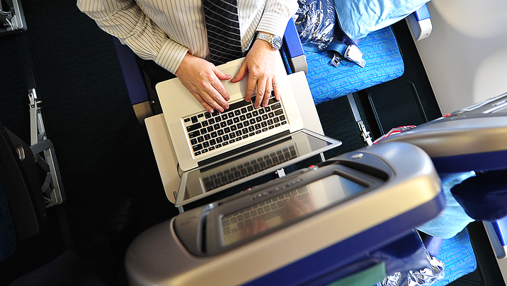Inflight internet to GoGo worldwide
