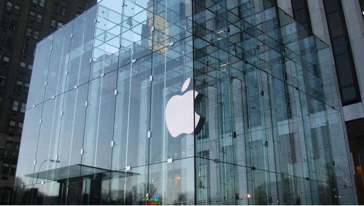 Where to buy your iPhone 4 near a US airport
