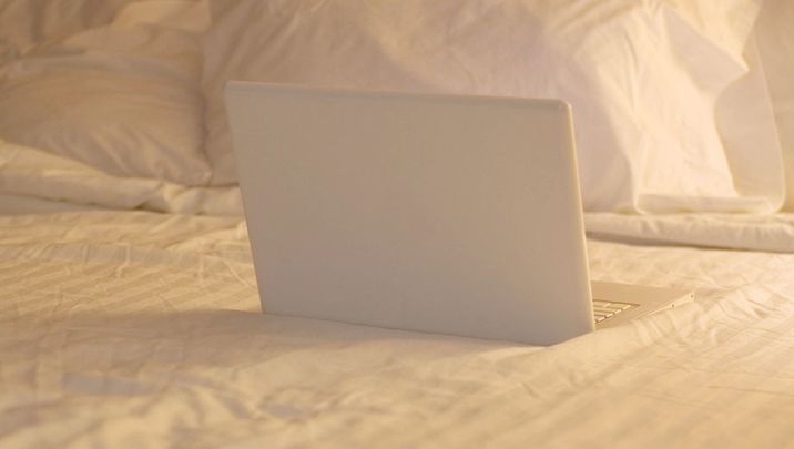 Business travellers want "bed and broadband"