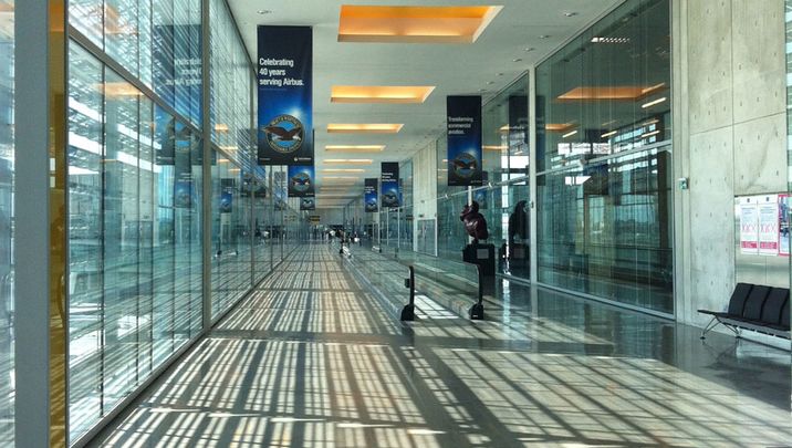 Europe: some intl lounges before passport control