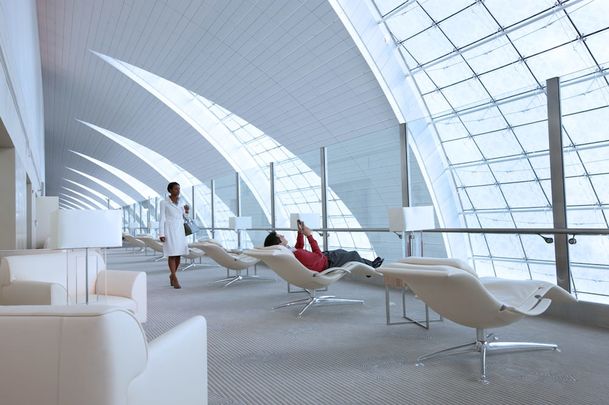 Emirates: lounges compared with Qantas