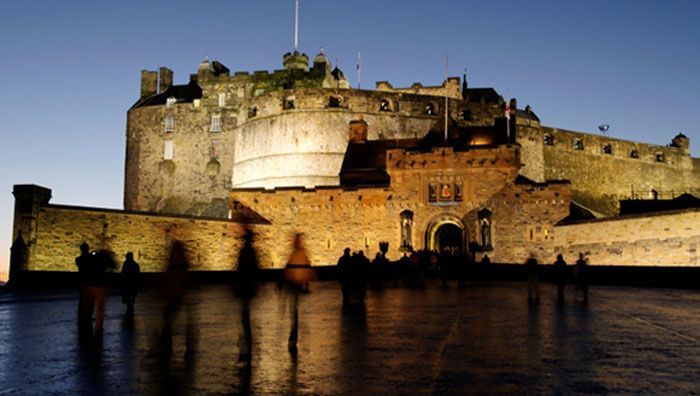 Qatar goes daily on Edinburgh flights