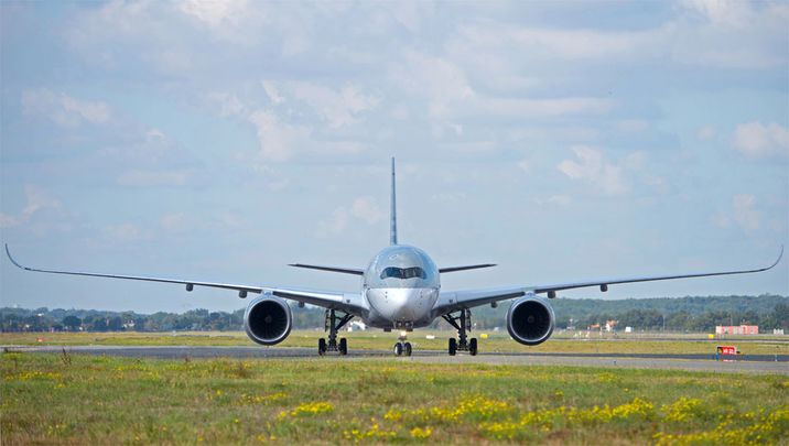 Flying on Qatar's first A350