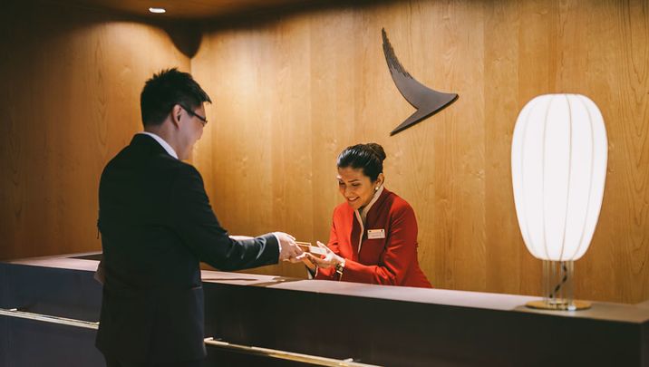 CX business, first class lounge, Manila