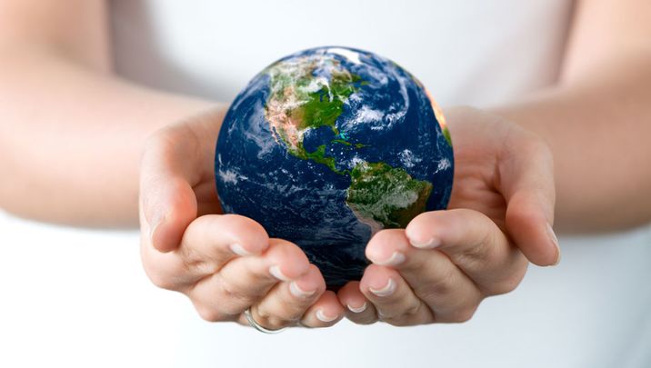 Fly around the world using Qantas Points