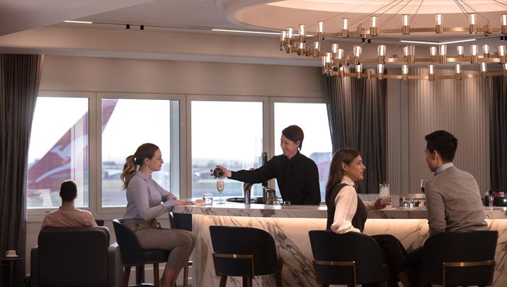 Qantas opens London lounge