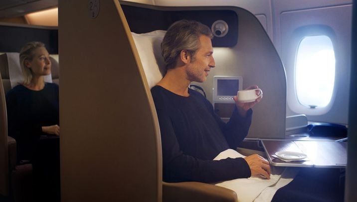Qantas brings back first class to HKG