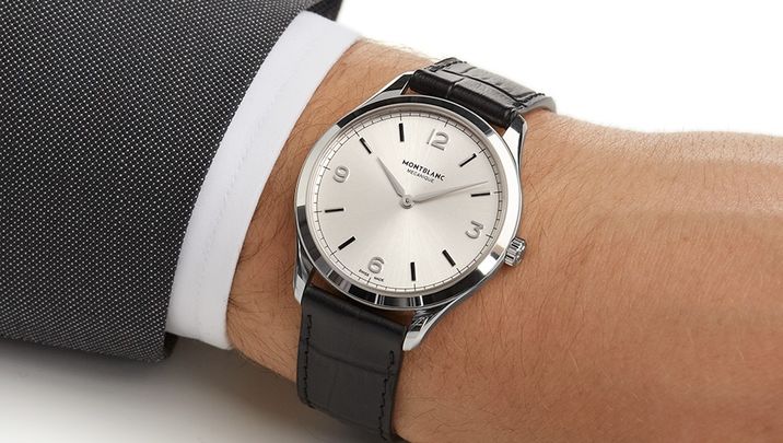 How to choose a dress watch