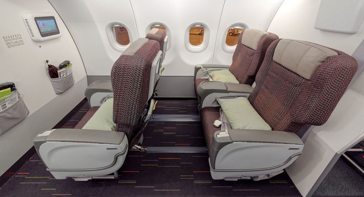EVA Air Airbus A321 business class (Hong Kong-Taipei)