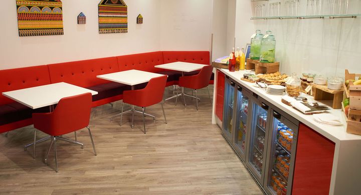 Plaza Premium Arrivals Lounge, London Heathrow Terminal 3