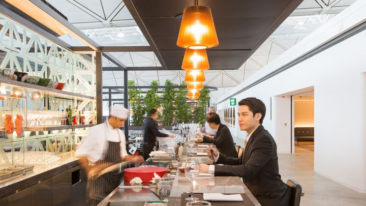 Qantas to reopen Singapore, London, Los Angeles lounges