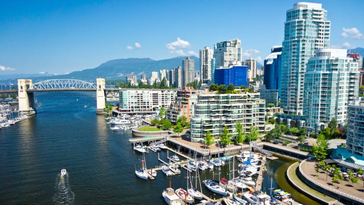 Qantas unlocks more flights to Canada
