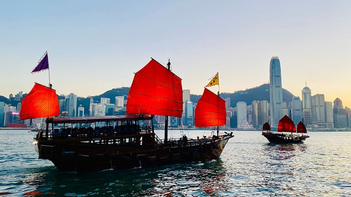 Hong Kong ends Australian flight ban, transit welcomed
