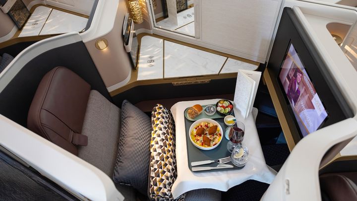 Etihad’s new 787 business class soars into Sydney