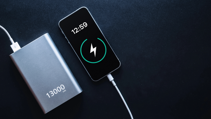 Qantas bans power bank battery packs