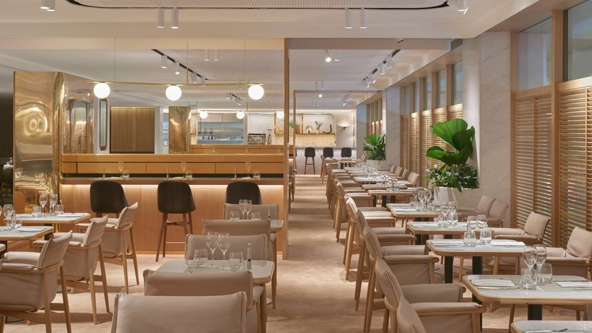 The Qantas Singapore First Lounge.