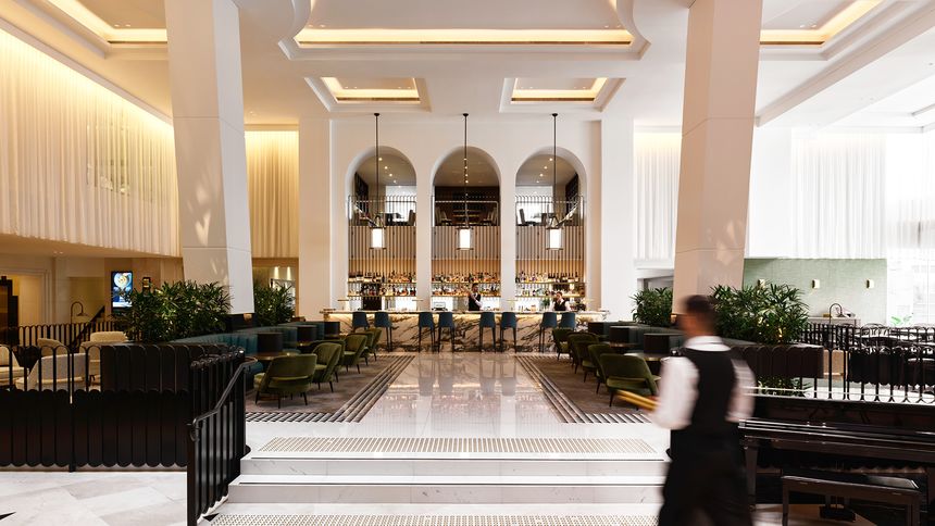 Arches on Market lobby bar is open daily from 12pm till late.