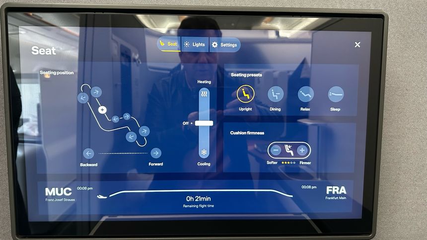 This 27" screen is a command centre for your Allegris suite.